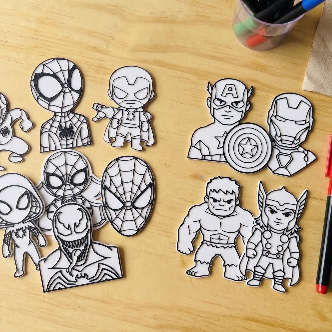 3D printed superhero coloring party favors